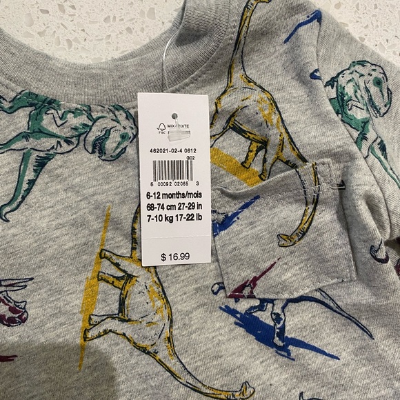 4/$20 BWT baby Gap Dino Long Sleeve. 6-12 month - Picture 2 of 2